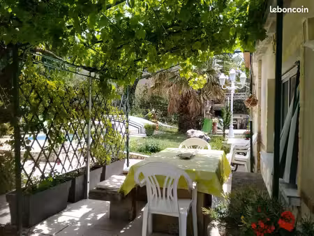 maisonnette meublée