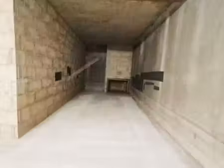 parking/box de stationnement de 12 5m2 dans un immeuble éclairé et sécurisé