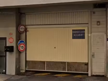 lot de 7 places de parking