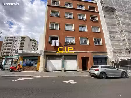 parking/box 12 m² paris
