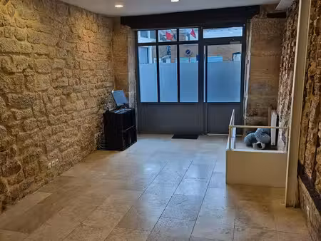 local commercial à louer 38m2 + cave