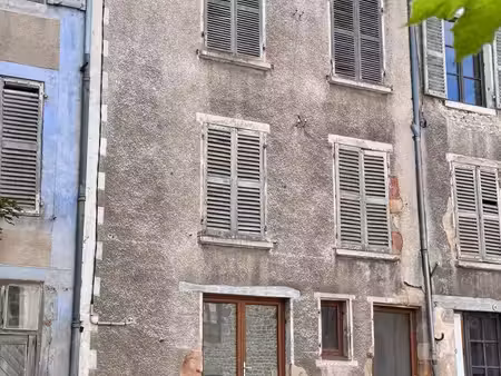 ardes-sur-couze – maison de bourg composée de deux logements  idéale pour un investissemen