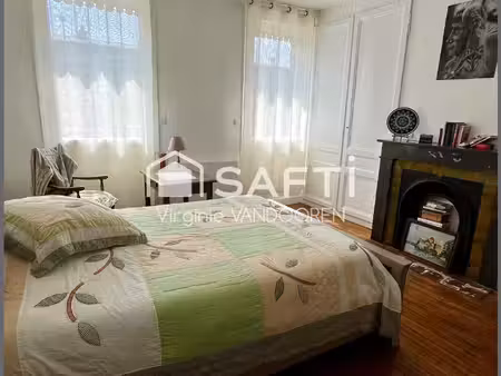 maison de ville mitoyenne – 3 chambres – cour