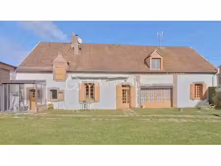 maison de campagne de plain pied de 132 m² avec grenier aménageable dans un environnement 