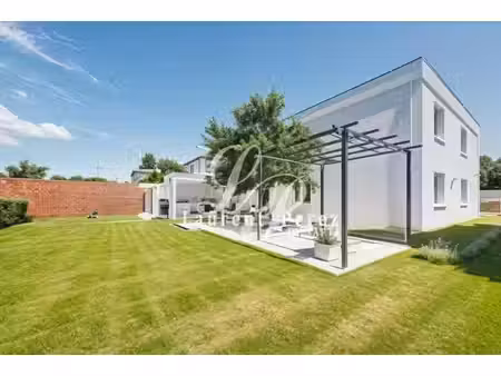 grande villa familiale de 178 m² – 7 chambres – terrain clos de 600 m² – proche commodités