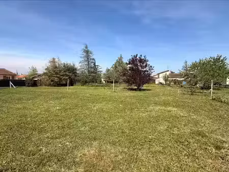 vente terrain 1200 m² à revel (31250)  91 000 €