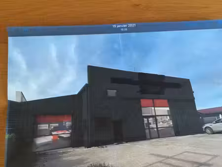 location local commercial