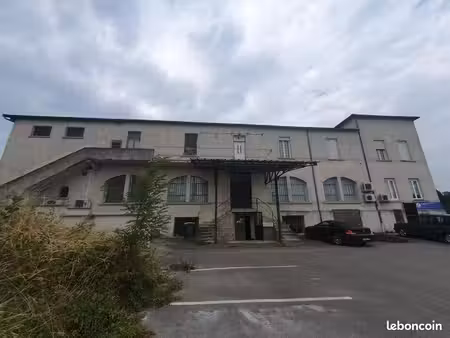 local commercial montluel