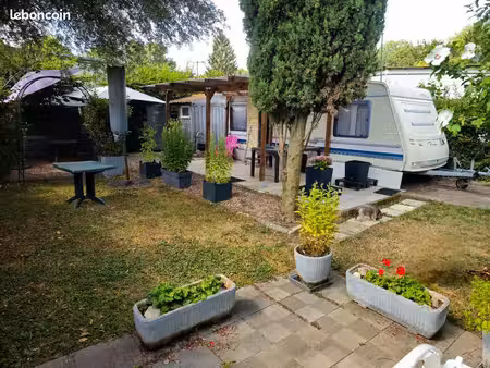 emplacement 168 m² avec caravane – domaine du val de saône à fareins