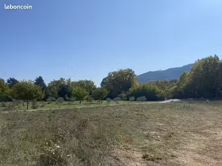 terrain à bâtir de 497 m² à brignoles (83)