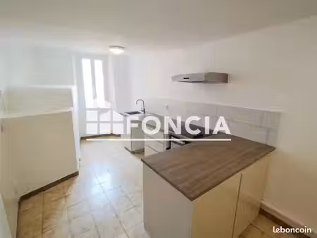 studio 1 pièce 28 m²