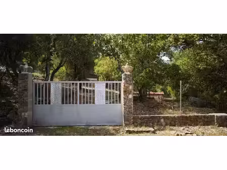 très joli terrain dans le var