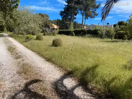 terrain 350 m² pignans
