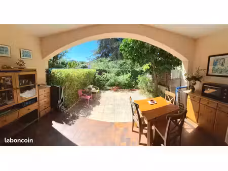 vends agréable studio avec jardin
