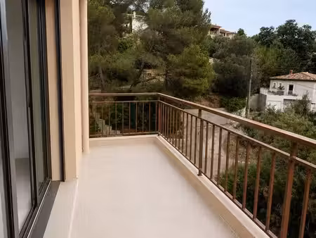 t2 rénové agay proche plage