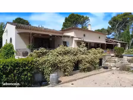 villa 5 pièces 180 m²
