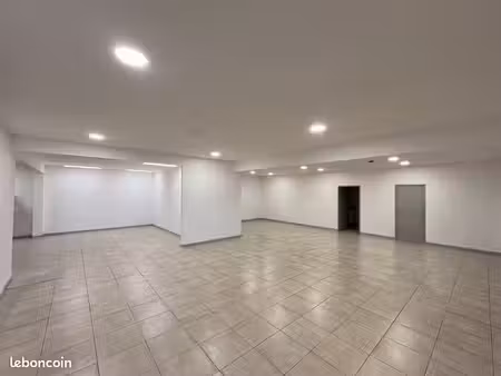 entrepot - logistique 650 m² draguignan