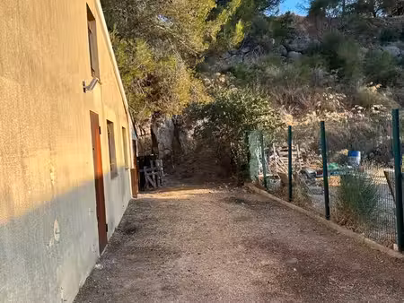 location local commercial
