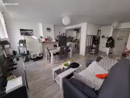 appartement t2  51 m²  spacieux  climatisé et meublé