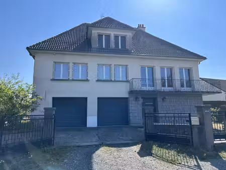 maison 7 pièces  180 m2 habitables  avec grand grenier aména