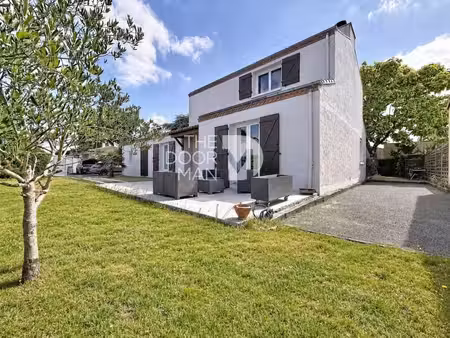 maison 44840
