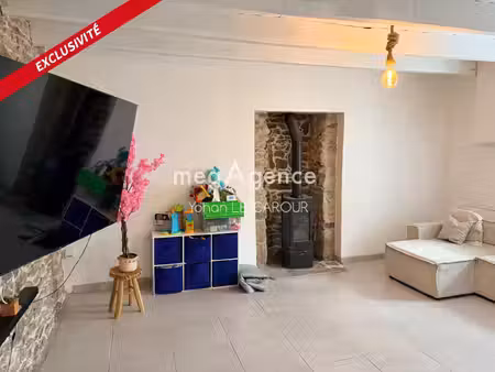 maison de caractère de 130 m²  3 chambres et + de 60 m² de pièce de vie : du cachet  du po