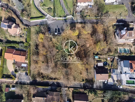 terrain de 944 m2 avec vue panoramique situé à trévoux  ces de 20%  quartier résidentiel e