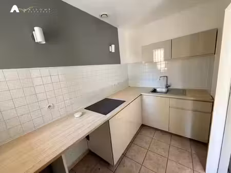 location appartement 3 pièces 54 m² à meyrargues (13650)  970 €