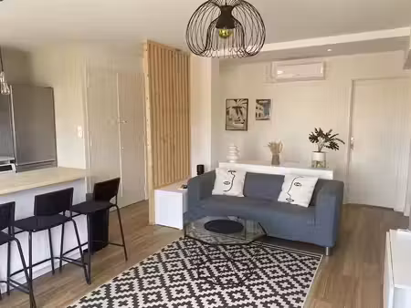 location appartement 4 pièces 67.2 m² à nimes (30000)  1 094 €