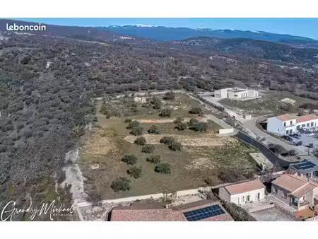 terrain 2 400 m² forcalquier