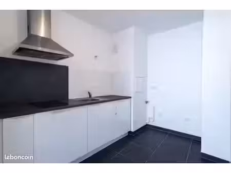 t2 48 m² | balcon + parking | résidence récente | proche rer b