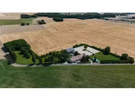 propriété d'exception avec domaine événementiel 18550m2 terrain à 1 h 3 0de paris propriét