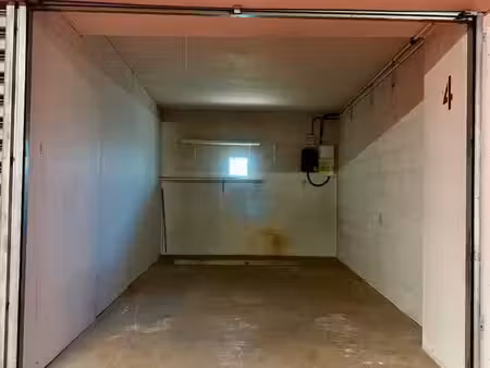 box / parking / gare issy rer