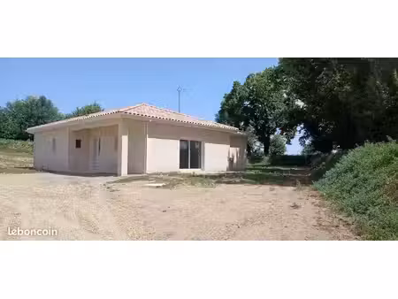 maison neuve à la campagne