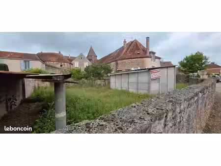 terrain constructible au centre du village de guillon terre plaine