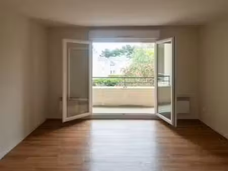 location appartement 3 pièces à couëron (44220) : à louer 3 pièces / 73m² couëron
