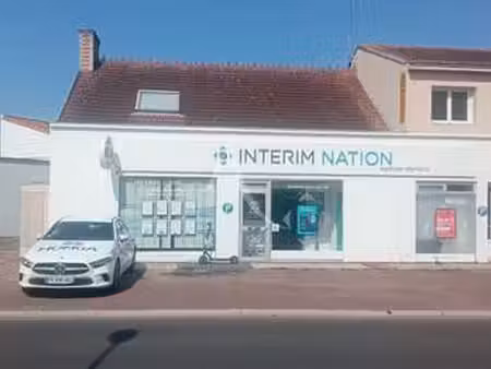 location bureaux et commerces à challans (85300) : à louer / 68m² challans