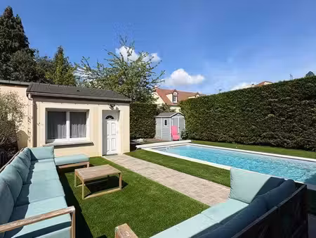 maison familiale avec dépendance et piscine