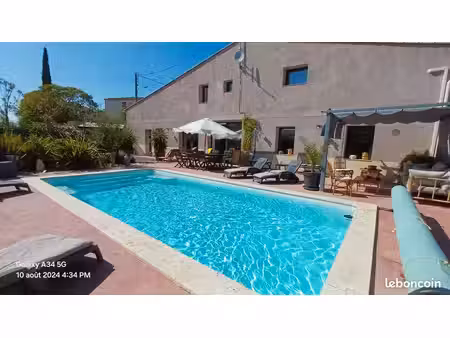 villa a