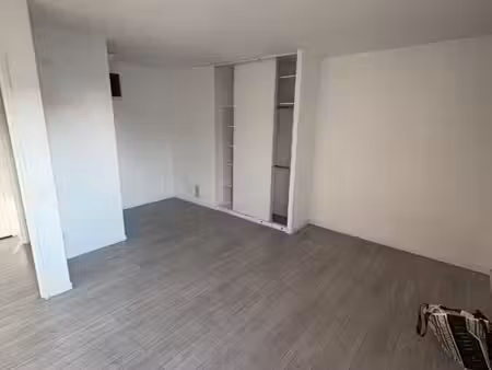 studio 1 pièce 29 m²