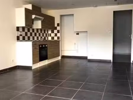 location appartement 3 pièces à segre (49500) : à louer 3 pièces / 49m² segre