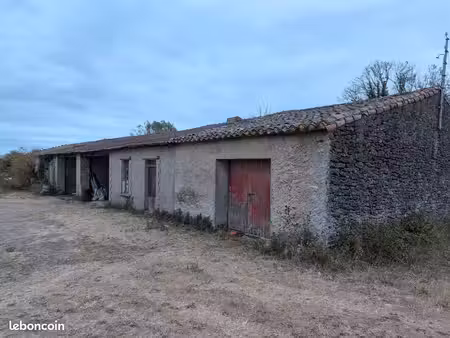 grange en pierres de corbières  idéal pour élevage ou chevaux