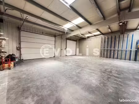 local d'activité 670 m²