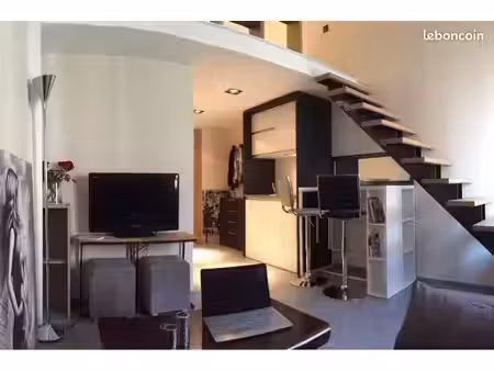 à louer à l’annee studio