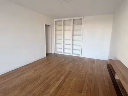 apparemment f2 neuf 50m2