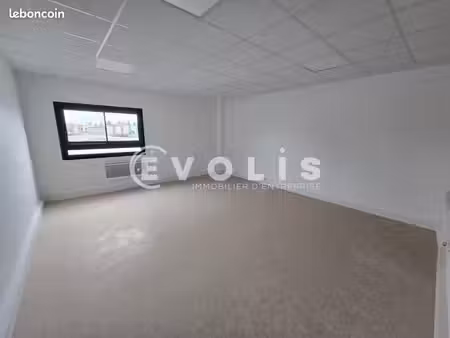 bureaux 111 m²