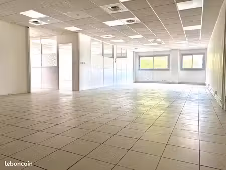 a louer bureaux 3 surfaces disponibles - rer val de fontenay