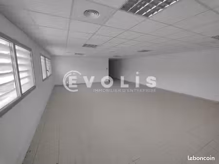 bureaux 94 m²