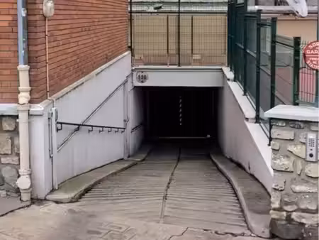 box / garage fermé de 13 m² à vendre – la garenne-colombes