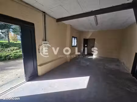 local d'activité 70 m²